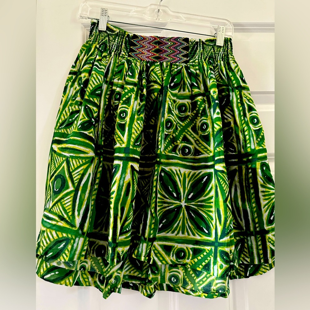 Anthropologie Vibrant Green Ikat Skirt , cotton, excellent ! XS